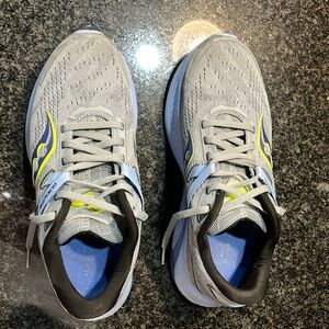 Saucony Glide 16 Running Shoe Gray/Blue Excellent Used Condition Size 8.5 W